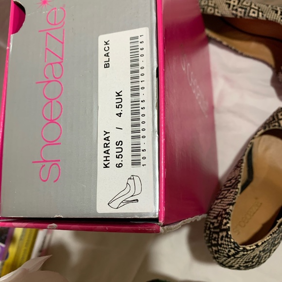 Shoe Dazzle Platform Peep Toe Heels - Picture 4 of 4